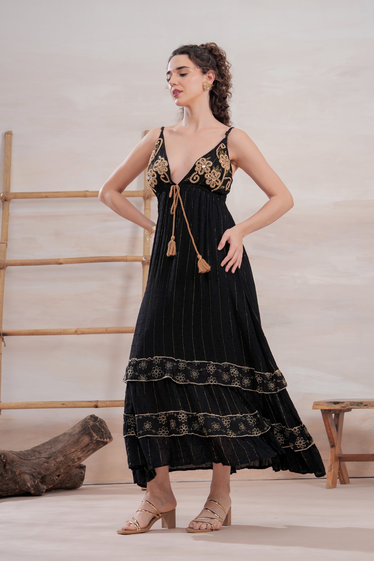 Vestido Amara Gold Noir