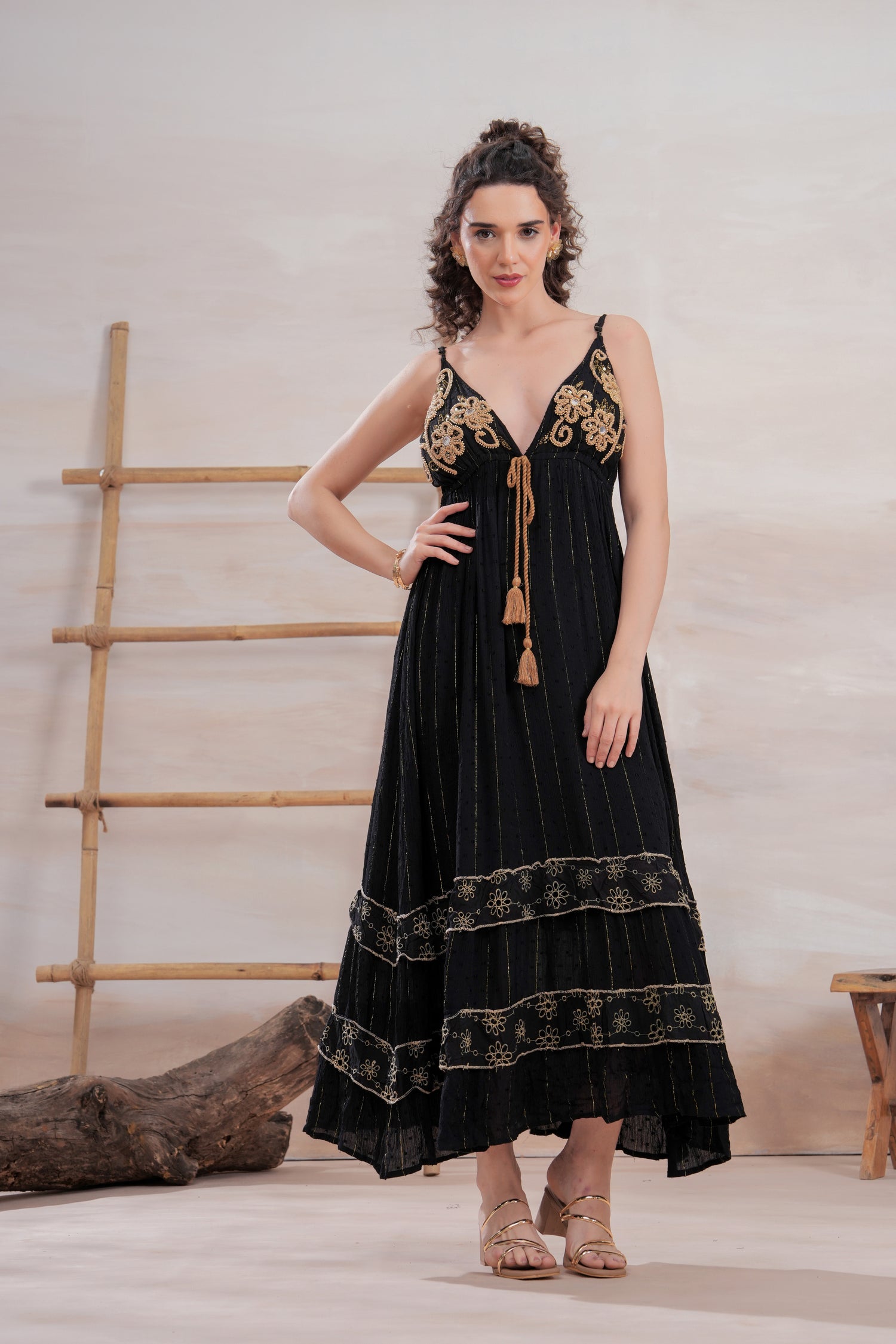 Vestido Amara Gold Noir