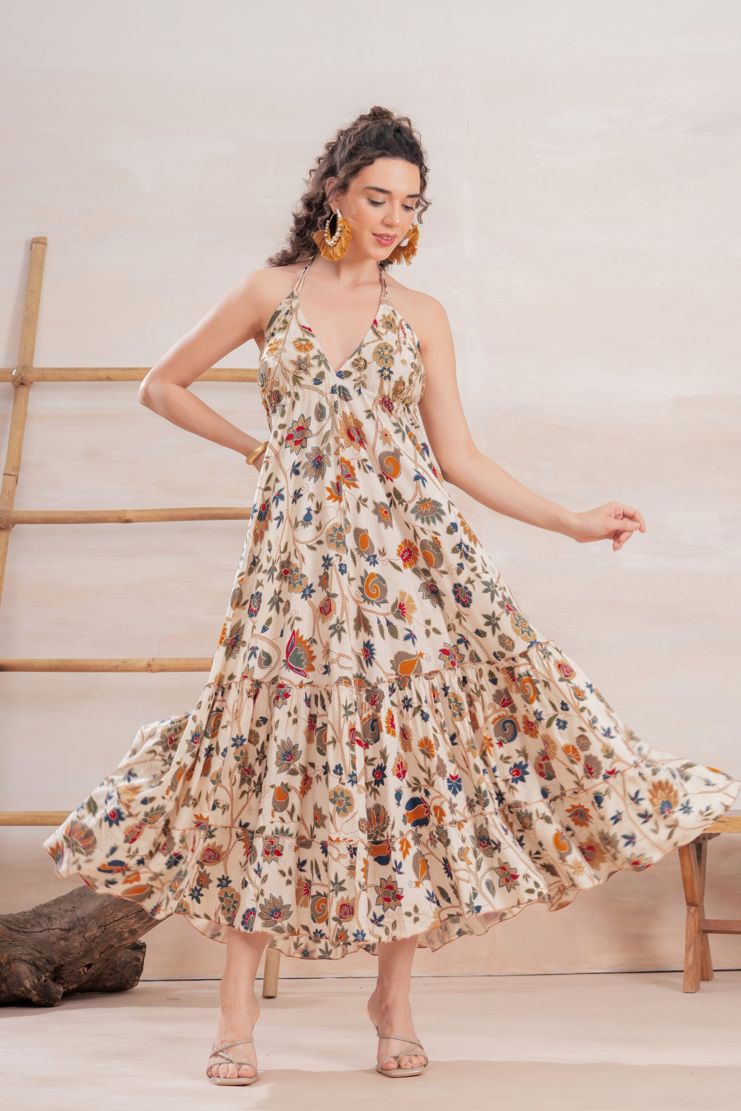 Vestido Midi Espalda Abierta Floral Multicolor