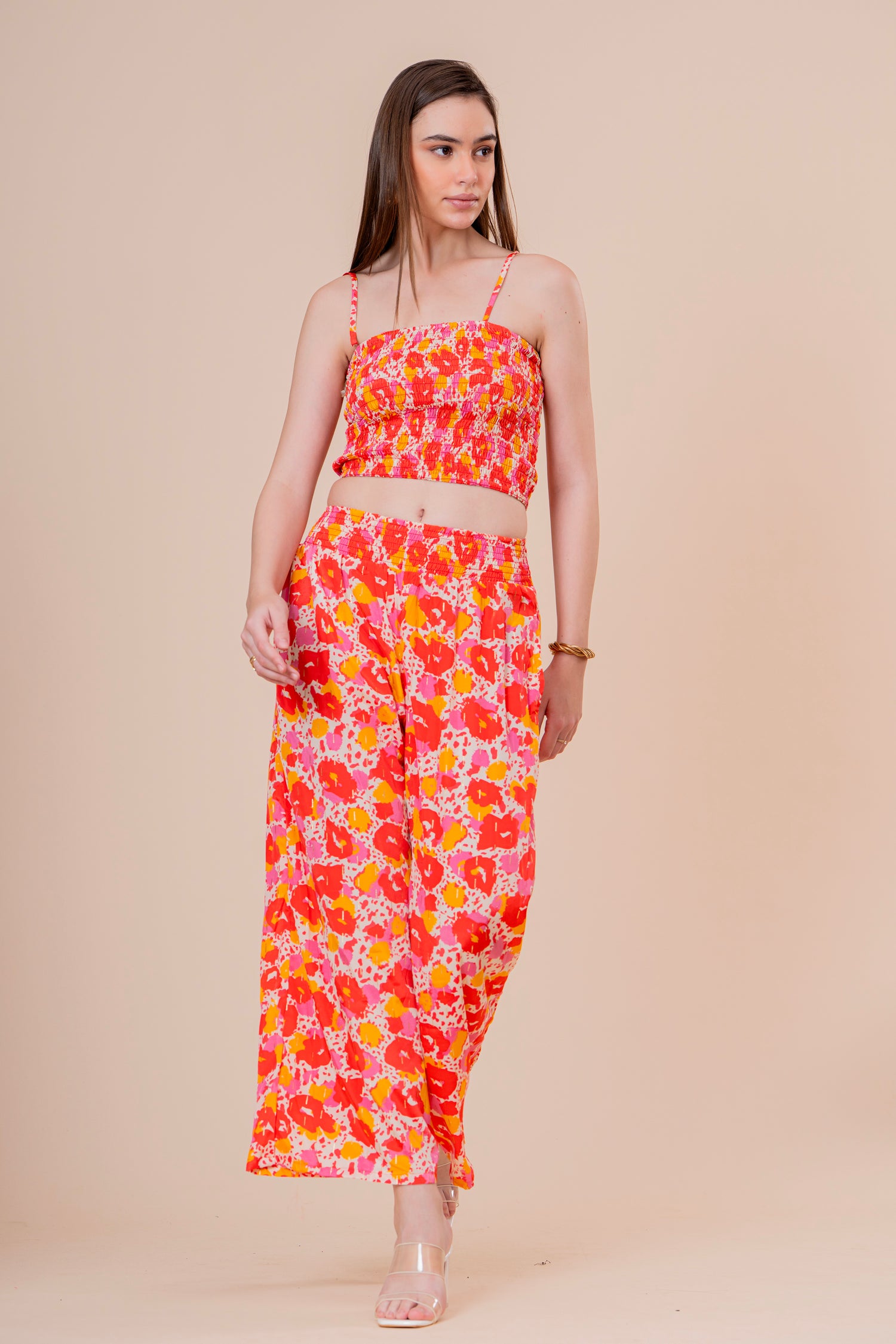 Conjunto de 3 Piezas Top Bandeau Pantalón y Kimono Estampado Floral Naranja Fucsia